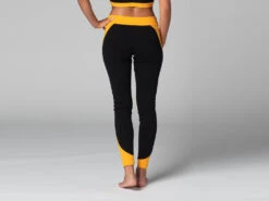 Legging De Yoga Bi-colore Bio Noir Et Safran Noir XS - 36 | Vêtements de Yoga Femme en Coton Bio -CHIN MUDRA Soldes legging de yoga bi colore bio 1635849678618115ce1cd9e