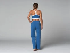 Pantalon De Yoga Femme Jazzy - Coton Bio Bleu - Taille XS (34) - Confort et Élégance 15 Pantalon De Yoga Femme Jazzy - Coton Bio Bleu - Taille XS (34) - Confort et Élégance -CHIN MUDRA Soldes pantalon de yoga femme jazzy bio 163584726261810c5ec460b