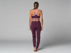 Pantalon de Yoga Femme Jogging Bio Prune M - Les Presque Parfaits 15 Pantalon de Yoga Femme Jogging Bio Prune M - Les Presque Parfaits -CHIN MUDRA Soldes pantalon de yoga femme jogg bio 170556833165a8e84bb97d2
