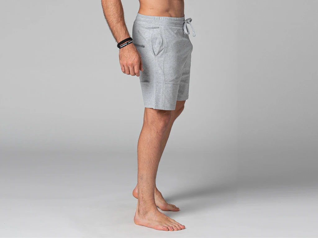 Short de Yoga Homme en Coton Bio - Gris Taille S (38/40) - Confort et Respirabilité 2 Short de Yoga Homme en Coton Bio - Gris Taille S (38/40) - Confort et Respirabilité – Image 2