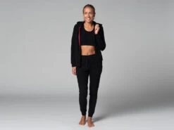 Sweat Capuche Femme Bio Noir XS - Vêtements de Yoga en Coton Écologique -CHIN MUDRA Soldes sweat capuche femme bio 16358431566180fc547dbdf