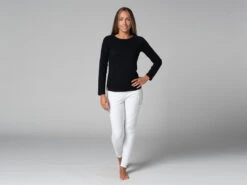 T-Shirt Tara M/L Ras Du Cou Bio Noir Noir XS - 36 | Vêtements de Yoga Femme en Coton Bio -CHIN MUDRA Soldes t shirt tara m l ras du cou bio 1635260857617819b92880f