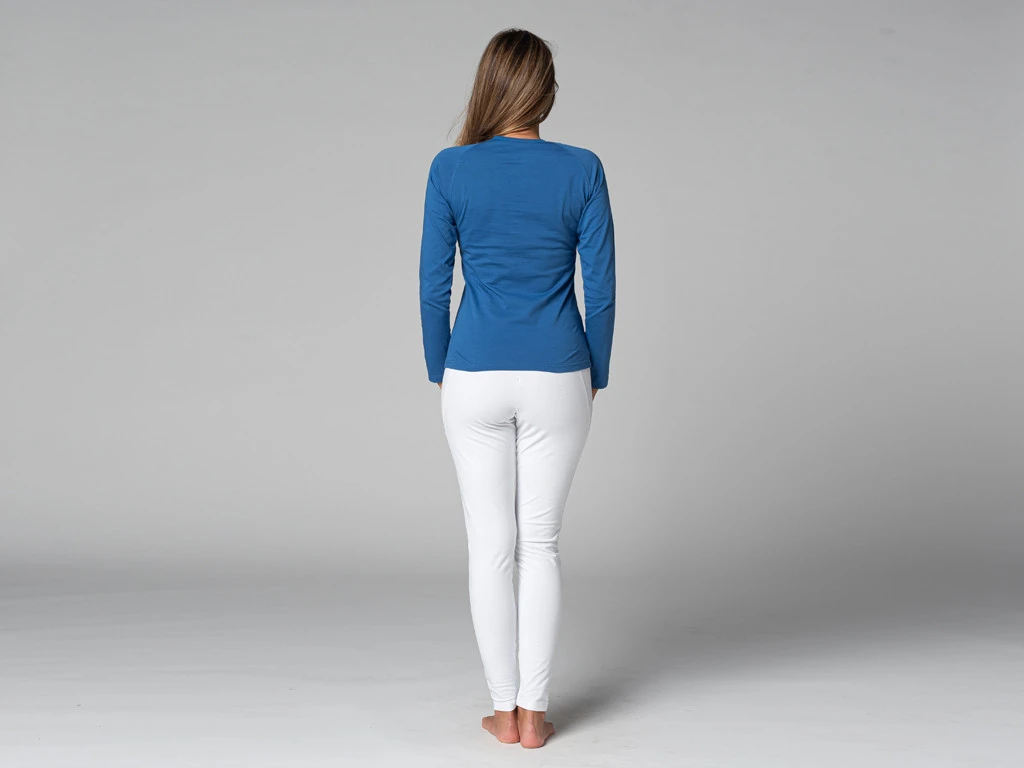 T-Shirt Tara M/L Ras Du Cou Bio Bleu Bleu XS - 36 | Vêtements de Yoga Femme en Coton Bio 8 T-Shirt Tara M/L Ras Du Cou Bio Bleu Bleu XS - 36 | Vêtements de Yoga Femme en Coton Bio – Image 8